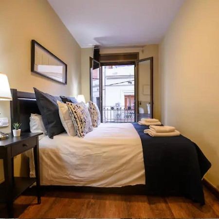 Ramblasrentals Cozy Renovated 2Br With Balcony Lift 20M Rambla - Parking - Wifi Barcelona Kültér fotó