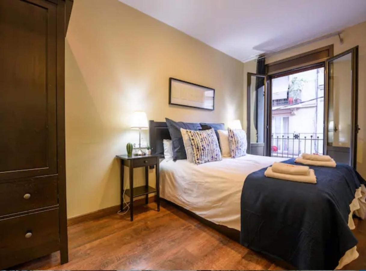 Ramblasrentals Cozy Renovated 2Br With Balcony Lift 20M Rambla - Parking - Wifi Barcelona Kültér fotó