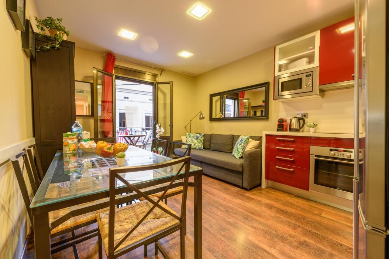 Ramblasrentals Cozy Renovated 2Br With Balcony Lift 20M Rambla - Parking - Wifi Barcelona Kültér fotó