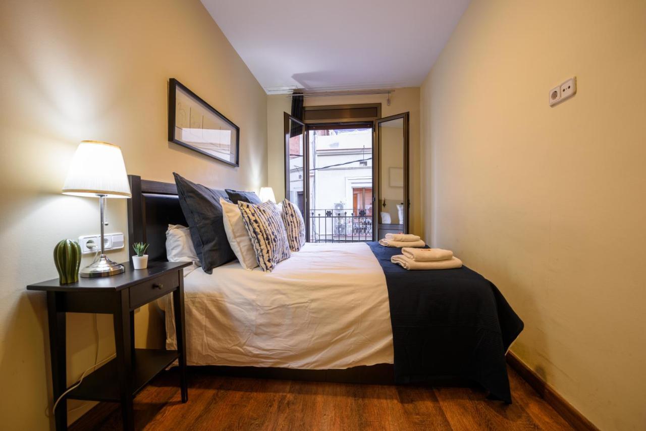 Ramblasrentals Cozy Renovated 2Br With Balcony Lift 20M Rambla - Parking - Wifi Barcelona Kültér fotó