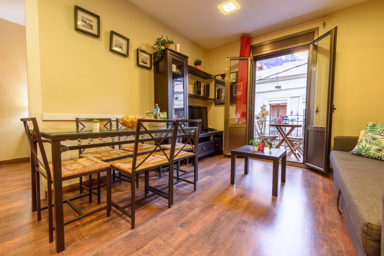 Ramblasrentals Cozy Renovated 2Br With Balcony Lift 20M Rambla - Parking - Wifi Barcelona Kültér fotó