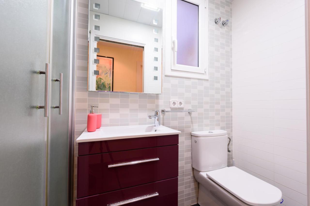 Ramblasrentals Cozy Renovated 2Br With Balcony Lift 20M Rambla - Parking - Wifi Barcelona Kültér fotó